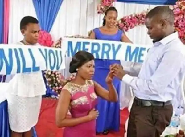 What is He Doing? See the Weird Way a Man Was Caught Proposing to His Girlfriend Recently (Photo)